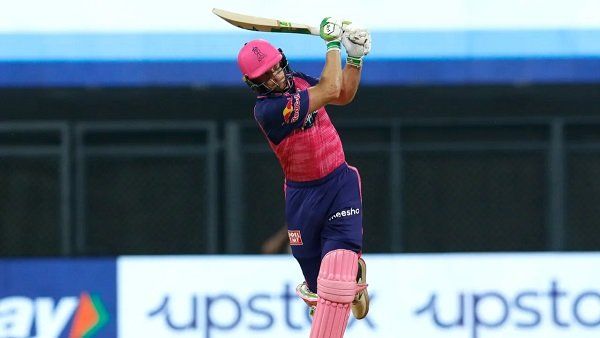 એક સિઝનમાં સૌથી વધુ સદી ફટકારનાર બેટ્સમેન