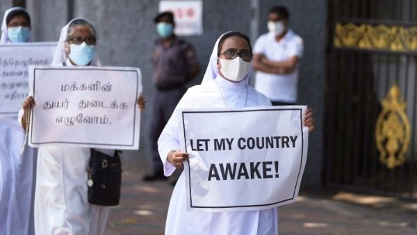 શ્રીલંકા ખોરાક અને ઇંધણની અછતનો સામનો કરી રહ્યું છે શ્રીલંકા ખોરાક અને ઇંધણની અછતનો સામનો કરી રહ્યું છે