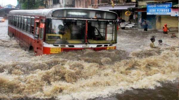 સપનામાં પૂરનુ પાણી દેખાવુ સપનામાં પૂરનુ પાણી દેખાવુ