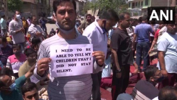 'જનતા પર લાઠી ચાર્જ અને આતંકવાદીની ધરપકડ અત્યાર સુધી નથી થઈ...?'