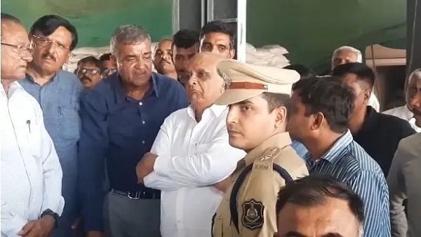 મુખ્યમંત્રી હળવદ દુર્ઘટના સ્થળે પહોંચ્યા, પીએમ મોદીની પણ 2 લાખની સહાયની જાહેરાત!