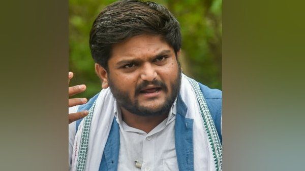 હાર્દિક પટેલ પર ચાલી રહ્યા છે આ કેસ