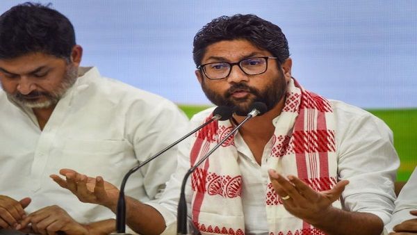 બીજેપી પર વરસ્યા જીગ્નેશ મેવાણી, કહ્યું- PMOમાં બેઠેલ નાથુરામ ગોંડસેના સમર્થકોએ મને કરાવ્યો ગિરફ્તાર