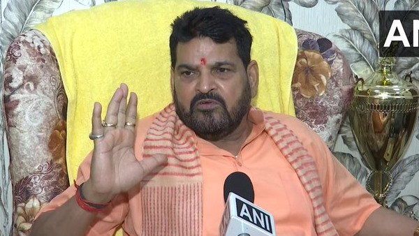 બીજેપી સાંસદની જાહેરાત- રાજ ઠાકરે જ્યાં સુધી માફી નહી માંગે ત્યા સુધી અયોધ્યમાં ઘુસવા નહી દઇએ