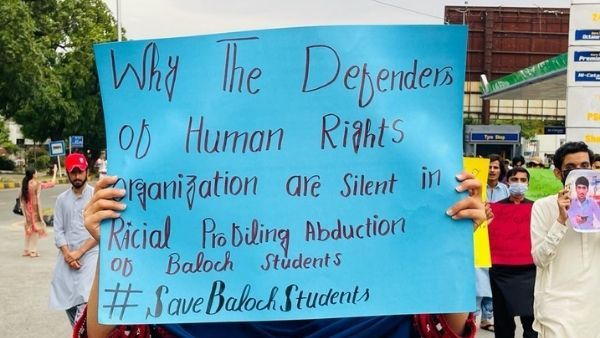 વિદ્યાર્થીઓ લાંબા સમયથી પ્રદર્શન કરી રહ્યા છે