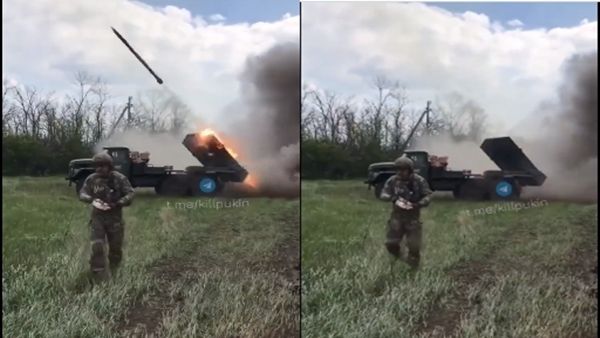 પાછળ થઇ રહ્યો હતો મિસાઇલથી હુમલો, આગળ સૈનિક મોજથી ખાઇ રહ્યો હતો ચિપ્સ