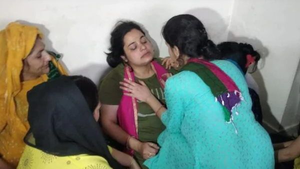 કાશ્મીર: રાહુલ ભટ્ટની હત્યાની તપાસ કરશે SIT, પત્નીને મળશે સરકારી નોકરી