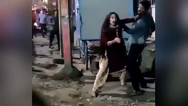 'જો કોઈએ મદદ કરી હોત તો મારા પતિ જીવતો હોત...' 'જો કોઈએ મદદ કરી હોત તો મારા પતિ જીવતો હોત...'