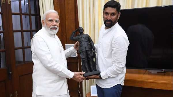 કેદારનાથ ખાતે આદિ શંકરાચાર્યનુ શિલ્પ બનાવનાર યોગીરાજ દિલ્લીમાં નેતાજીની પ્રતિમા બનાવશે