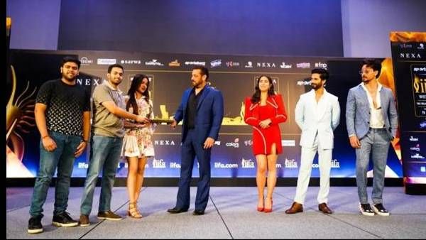 IIFA 2022: અબૂ ધાબી પહોંચ્યા આ સ્ટાર્સ, જાણો ક્યારે અને ક્યાં જોઈ શકો છો અવૉર્ડ શો