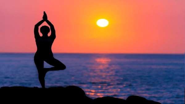 International Yoga Day 2022: યોગ પહેલા અને પછી આ વસ્તુઓનુ રાખો ધ્યાન, તો જ મળશે ફાયદો