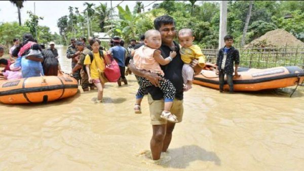 બ્રહ્મપુત્રા નદીનુ જળસ્તર ખતરાના નિશાનથી ઉપર