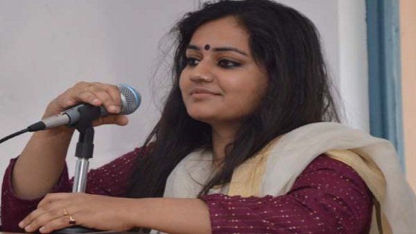 ડીએમ અપૂર્વ દુબેએ ઈમેજ ખરાબ કરવાનું ષડયંત્ર ગણાવ્યું હતું