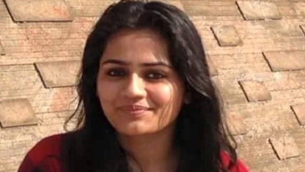 અપૂર્વા દુબેના પતિ પણ છે IAS