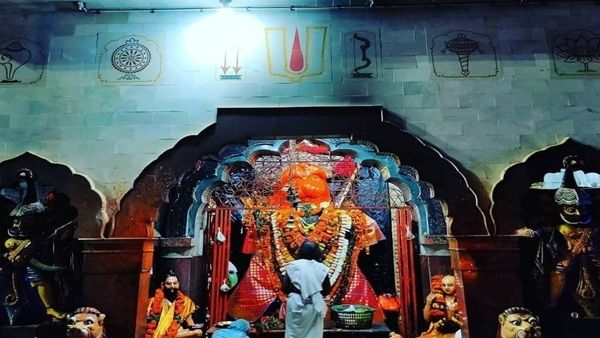 એક મંદિર જ્યાં બેડીમાં બંધાયેલા છે પવનપુત્ર હનુમાન