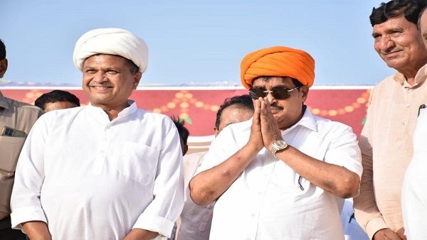 પાટીલે પાણી મુદ્દે જીજ્ઞેશ મેવાણીને આપ્યો પાણીદાર જવાબ પાટીલે પાણી મુદ્દે જીજ્ઞેશ મેવાણીને આપ્યો પાણીદાર જવાબ