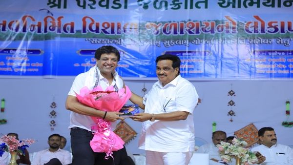 કેટલીક રાજકીય પાર્ટીઓ આ દેશના યુવાનોને મજબૂત થવા દેવા માંગતી નથી