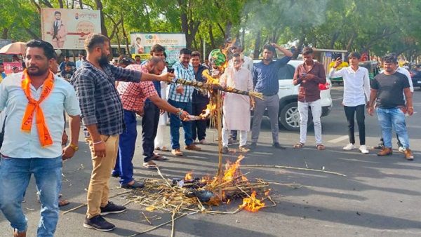 રાજસ્થાનમાં યુવકની હત્યાને વખોડતો પૂતળા દહનના કાર્યક્રમ ગાંધીનગરમાં યોજાયો