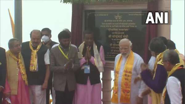 પીએમ મોદીએ પુનર્વિકસિત કરાયેલા પાવાગઢનુ લોકાર્પણ કર્યુ