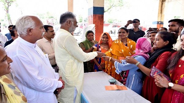 પાલનપુરઃ કીર્તિસિંહ વાઘેલાના અધ્યક્ષસ્થાને કેશ ક્રેડિટ કેમ્પ યોજાયો