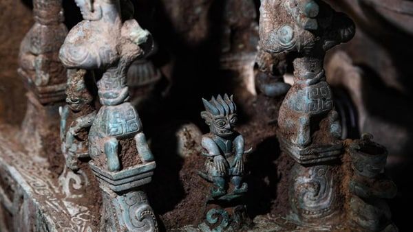 ચીનમાં દુર્લભ પ્રાચીન ખજાનો મળ્યો, સોનાની રહસ્યમય કલાકૃતિઓ સામ્રાજ્યના રહસ્યો ખોલશે!