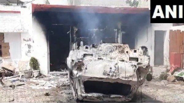 UP: અગ્નિપથ યોજનાના વિરોધમાં પ્રદર્શનકારીઓએ પોલીસ સ્ટેશન સળગાવ્યુ, ગાડીઓમાં પણ લગાવી આગ