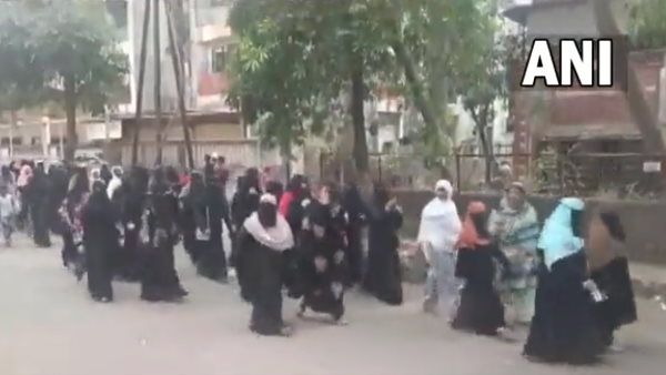 મહારાષ્ટ્રમાં પણ વિરોધ રેલી, મહિલાઓએ પણ ભાગ લીધો