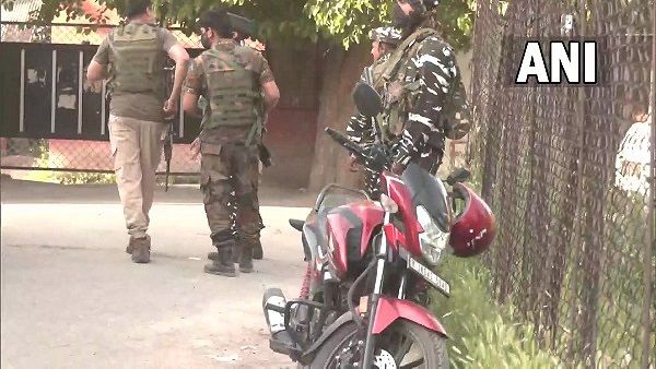 કાશ્મીરી પંડિતોની હત્યા પર કેજરીવાલની પ્રતિક્રિયા કહ્યું- હિંદુ-મુસ્લિમ એકતાથી આતંકીઓ પરેશાન!