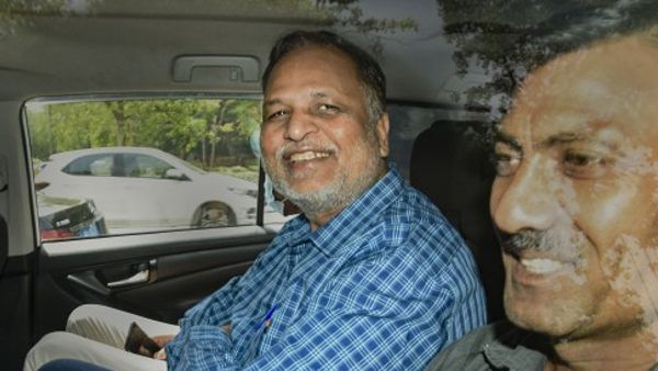 મની લોન્ડરીંગ કેસ: સત્યેન્દ્ર જૈનને 14 દિવસની જ્યુડિશિયલ કસ્ટડીમાં મોકલાયા