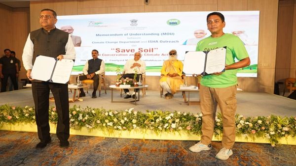 વિશ્વના 74 દેશોએ તેમના દેશોમાં માટી બચાવવા માટે નક્કર પગલાં લેવાની પ્રતિજ્ઞા લીધી વિશ્વના 74 દેશોએ તેમના દેશોમાં માટી બચાવવા માટે નક્કર પગલાં લેવાની પ્રતિજ્ઞા લીધી