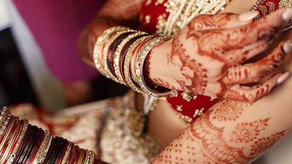 હંમેશા ટાઇટ કપડા પહેરવા પડશે હંમેશા ટાઇટ કપડા પહેરવા પડશે