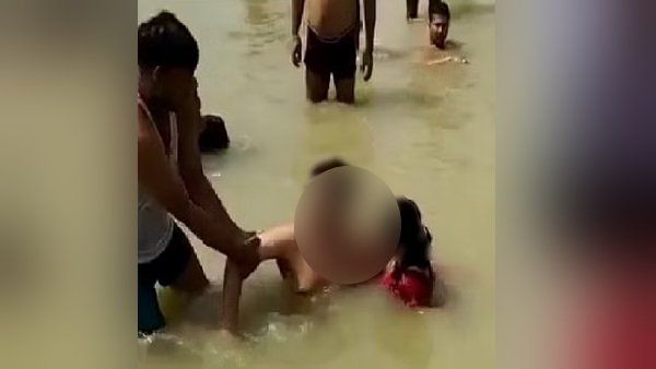 લોકો વીડિયો બનાવતા રહ્યા