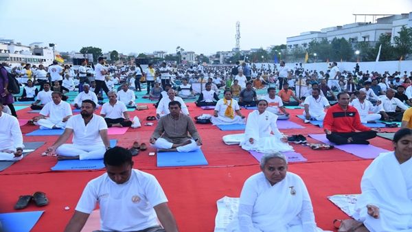 21 મી જૂન ઉત્તર ગોળર્ધનો સૌથી લાંબો દિવસ છે 21 મી જૂન ઉત્તર ગોળર્ધનો સૌથી લાંબો દિવસ છે