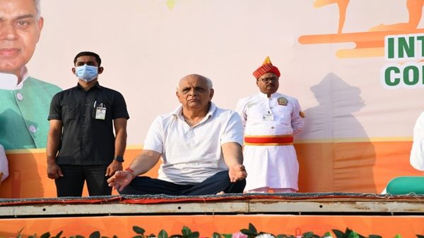 રાજ્યભરમાં 5000 થી વધુ યોગ ક્લાસ શરૂ કરવામાં આવ્યા રાજ્યભરમાં 5000 થી વધુ યોગ ક્લાસ શરૂ કરવામાં આવ્યા