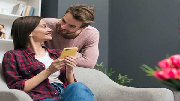 છોકરીની વાત સાંભળો