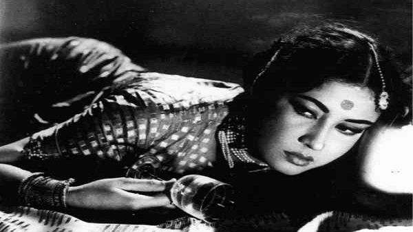 બાળપણ વીત્યુ ગરીબીમાં