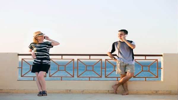 ખુશી માટે એકબીજા પર નિર્ભર રહેવુ