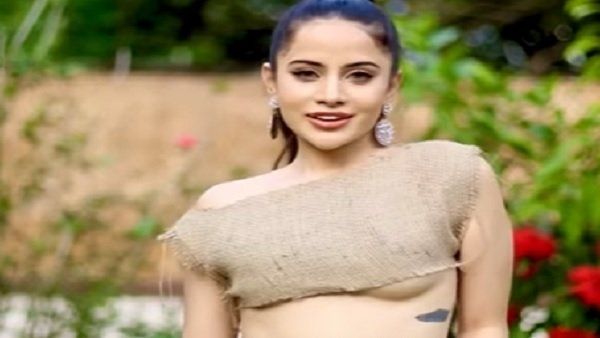 ઉર્ફીએ આ રીતે કમ્પ્લીટ કર્યો પોતાનો લુક ઉર્ફીએ આ રીતે કમ્પ્લીટ કર્યો પોતાનો લુક