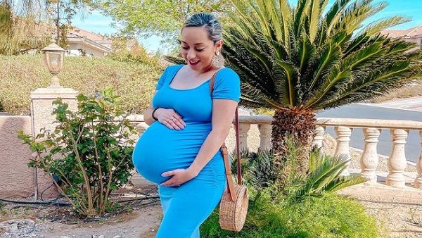 7 હજારથી વધુ લોકોએ મોટા બેબી બંપ વિશે સવાલ કર્યા 7 હજારથી વધુ લોકોએ મોટા બેબી બંપ વિશે સવાલ કર્યા