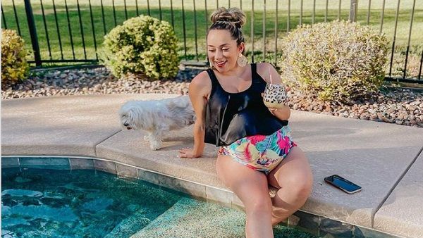 મહિલાએ જણાવ્યુ કેમ મોટુ થઈ ગયુ પેટ મહિલાએ જણાવ્યુ કેમ મોટુ થઈ ગયુ પેટ