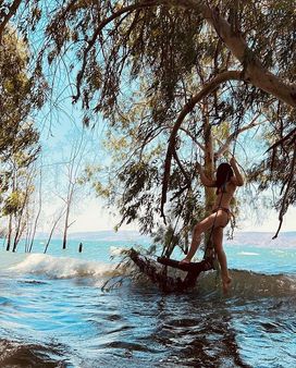 કલ્કી આજકાલ મસ્તીના મુડમાં છે કલ્કી આજકાલ મસ્તીના મુડમાં છે