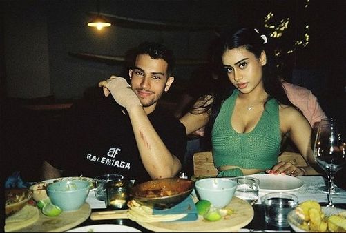 ન્યાસા મસ્તીના મૂડમાં દેખાઈ