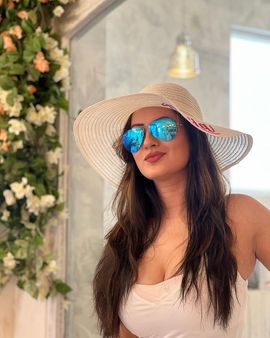 પૂજા ફોટો શેર કરતી રહે છે