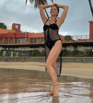 બિકીની પહેરી ઈન્ટરનેટ પર આગ લગાવે છે