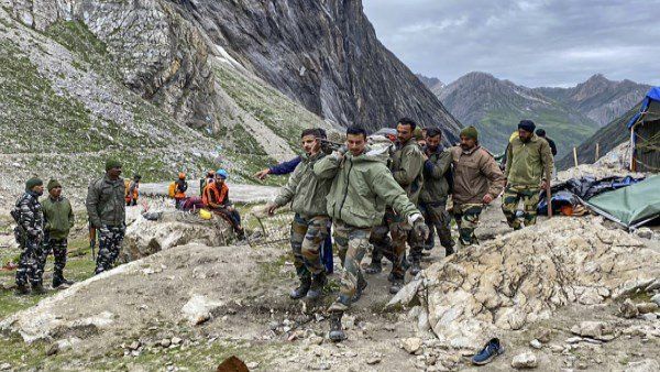 અમરનાથમાં વાદળ ફાટ્યુ: ફરી દેવદુત બની ભારતીય સેના, શ્રદ્ધાળુઓને બચાવ્યા