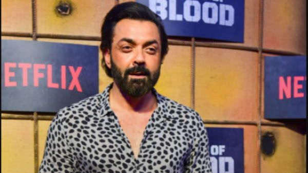 મને ખુદ પર દયા આવે છે