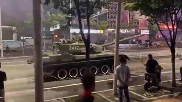 Thien'anman સ્ક્વેર - ભાગ 2 ! Thien'anman સ્ક્વેર - ભાગ 2 !