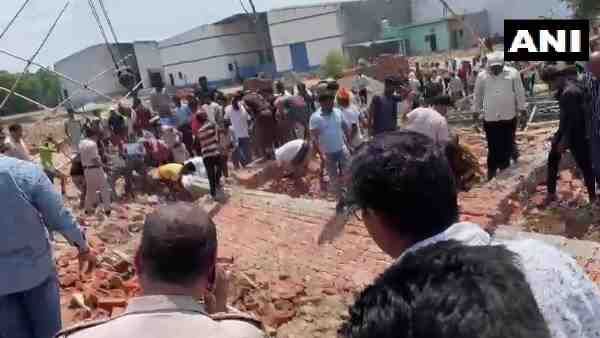 દિલ્હીમાં મોટો અકસ્માત, ગોડાઉનની દિવાલ પડતા 5 મજુરોના મોત, 9 ઘાયલ