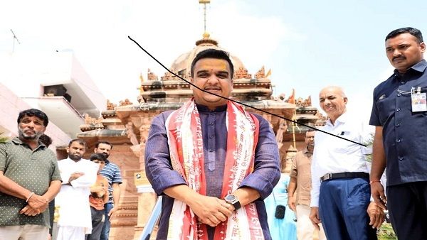 શ્રાવણ માસના પહેલા દિવસે ગૃહમત્રી હર્ષ સંઘવીએ ધોળેશ્વર મહાદેવના દર્શન કર્યા