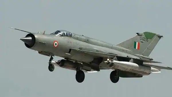 ભીમડા ગામ ઉપર બે-ત્રણ વાર ફર્યુ